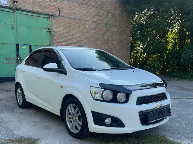 Chevrolet Aveo - фото 1