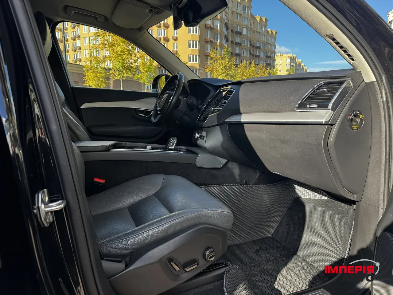Volvo XC90 - фото 25