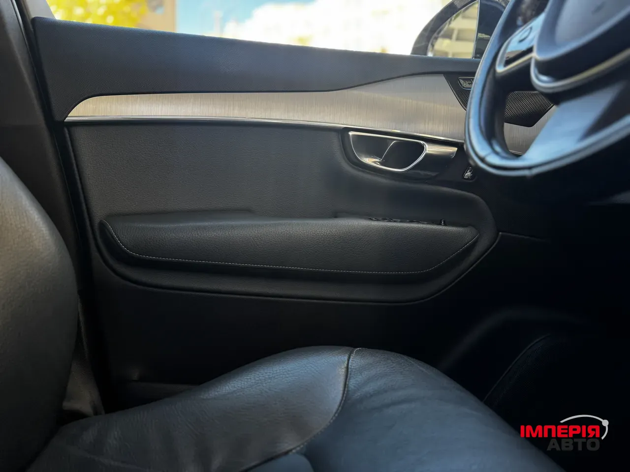 Volvo XC90 - фото 26