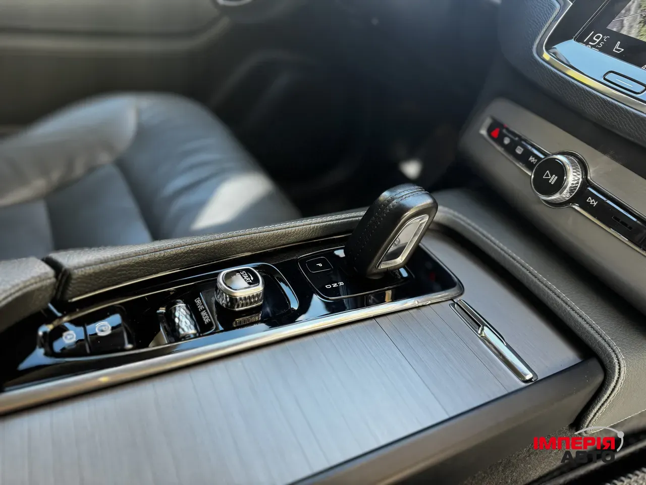 Volvo XC90 - фото 20