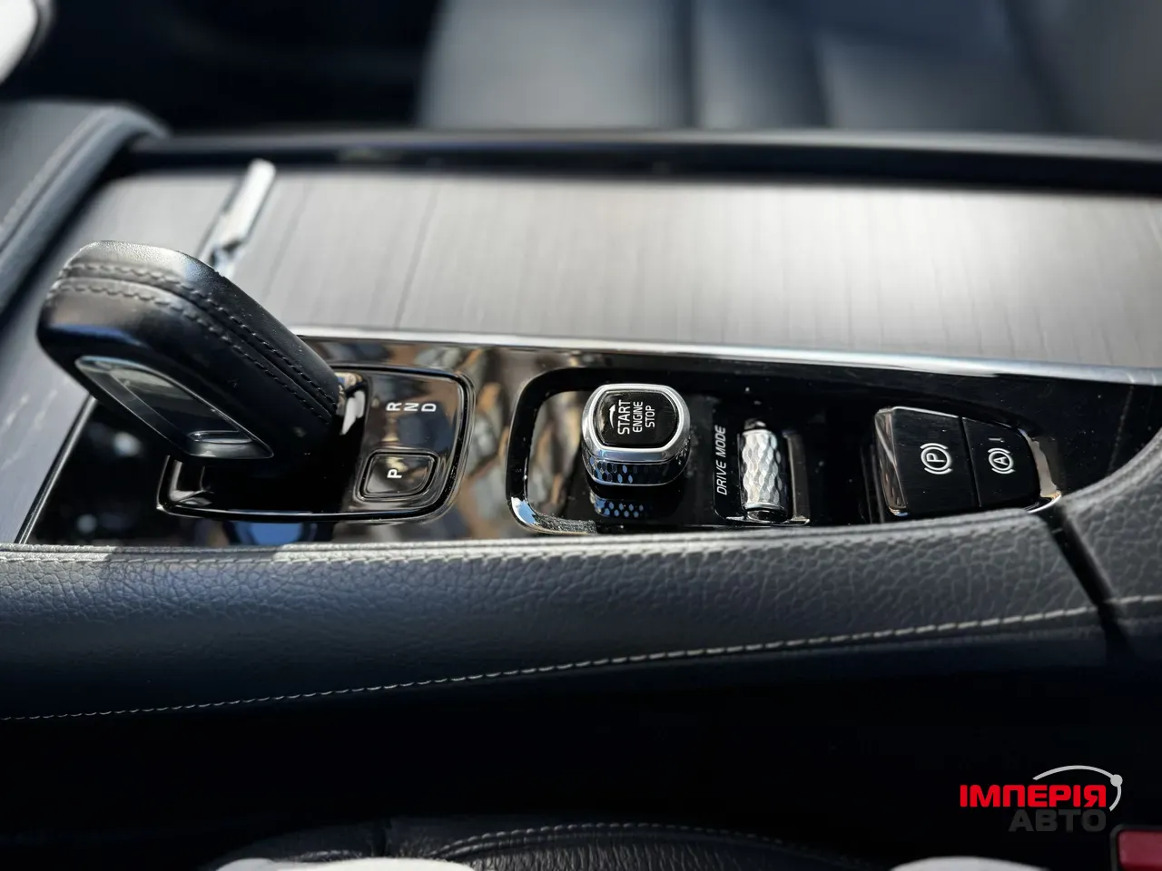 Volvo XC90 - фото 21