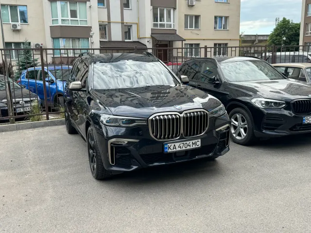 BMW X7 - фото 2