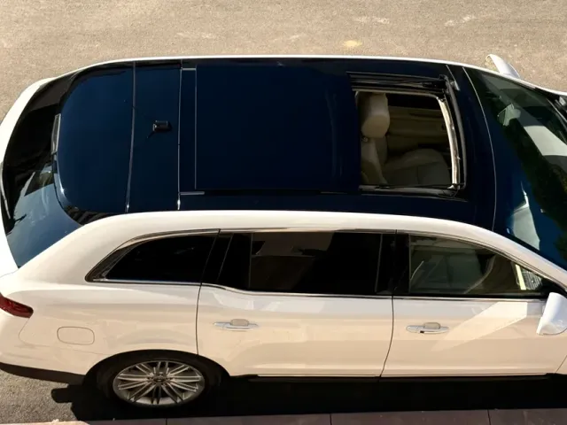 Lincoln MKT - фото 3
