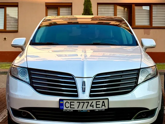 Lincoln MKT - фото 1