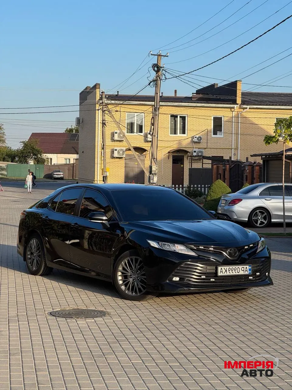 Toyota Camry - фото 2