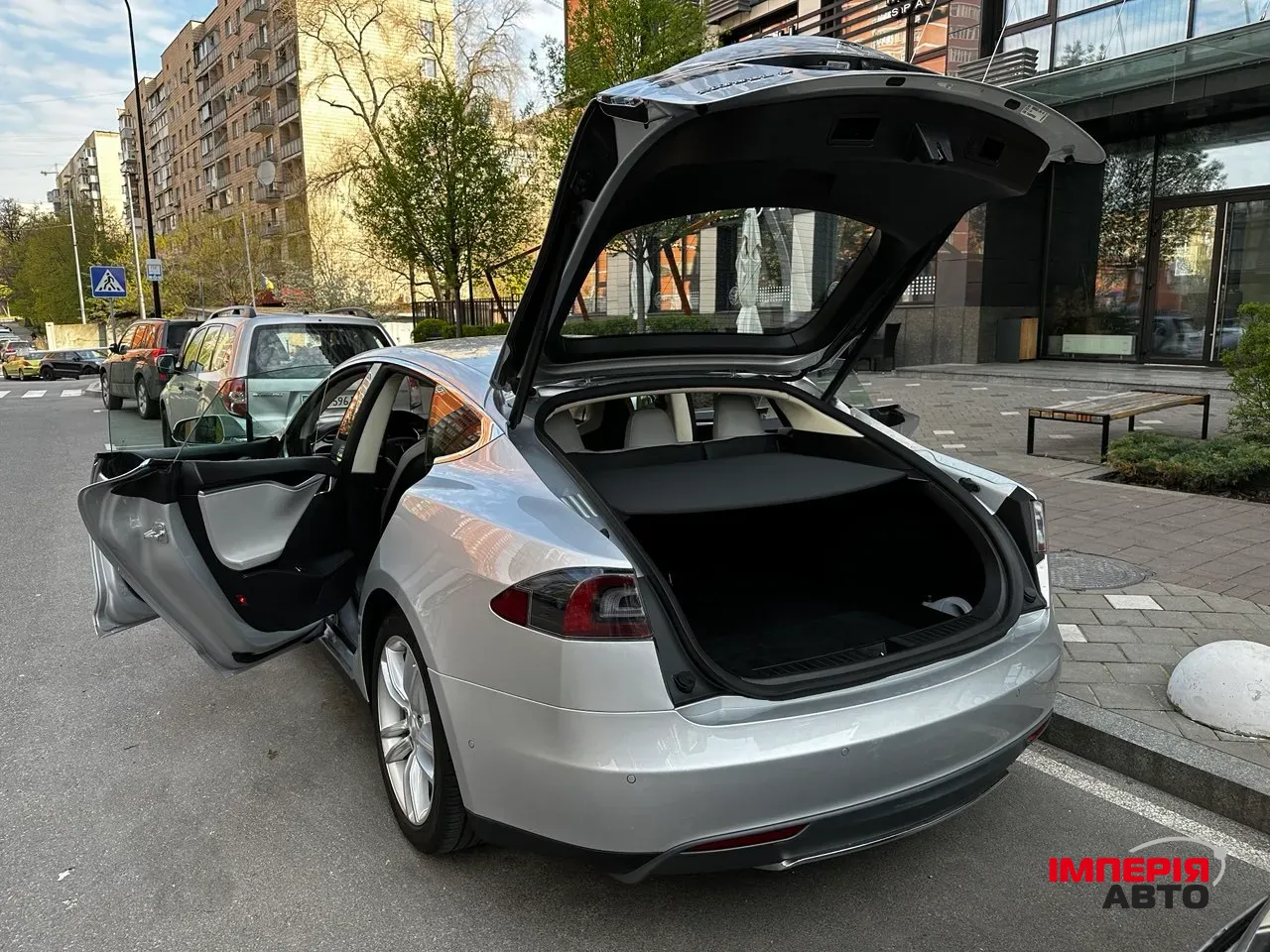 Tesla Model S - фото 10