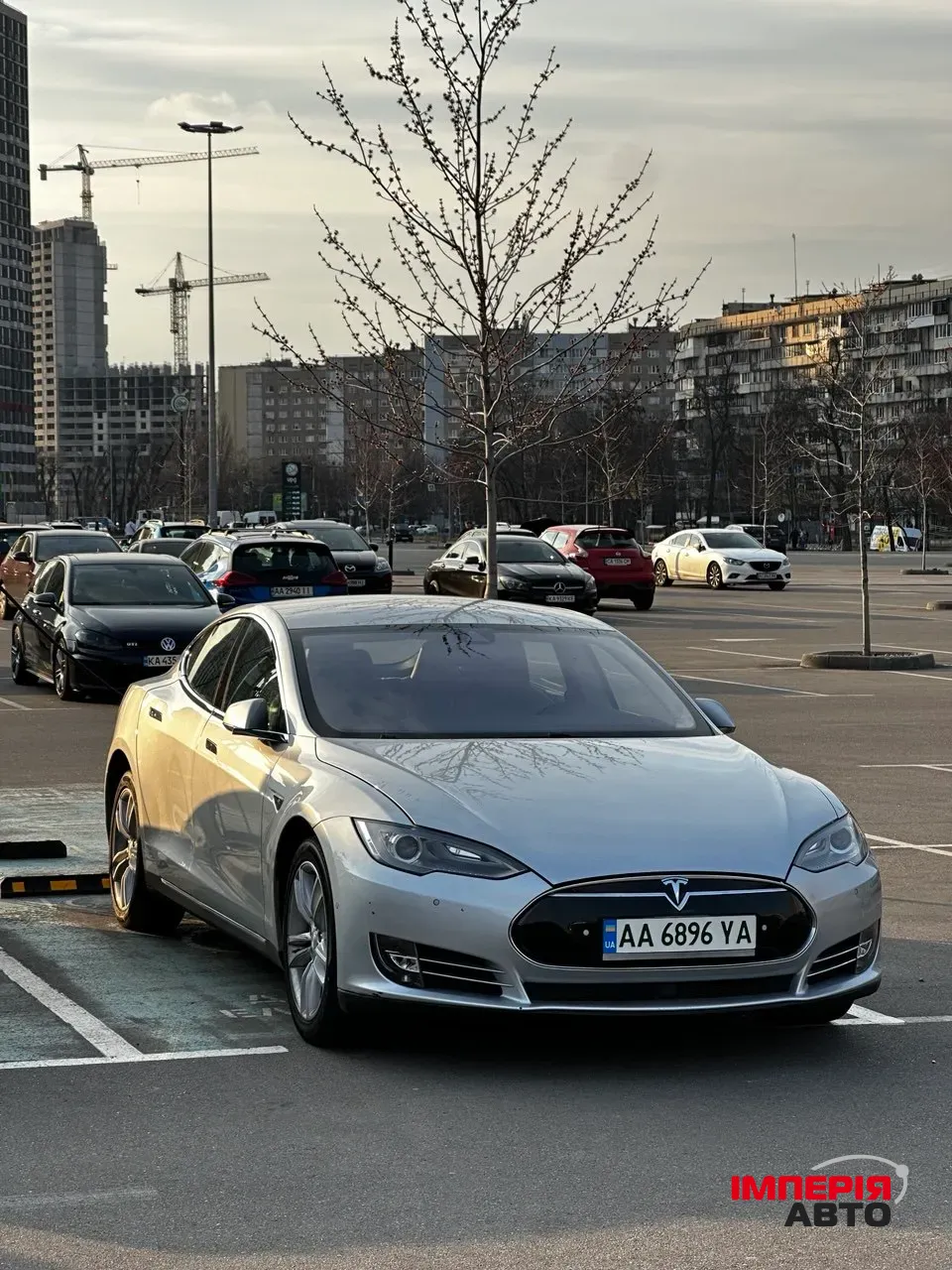 Tesla Model S - фото 1