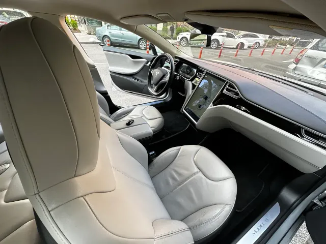 Tesla Model S - фото 2