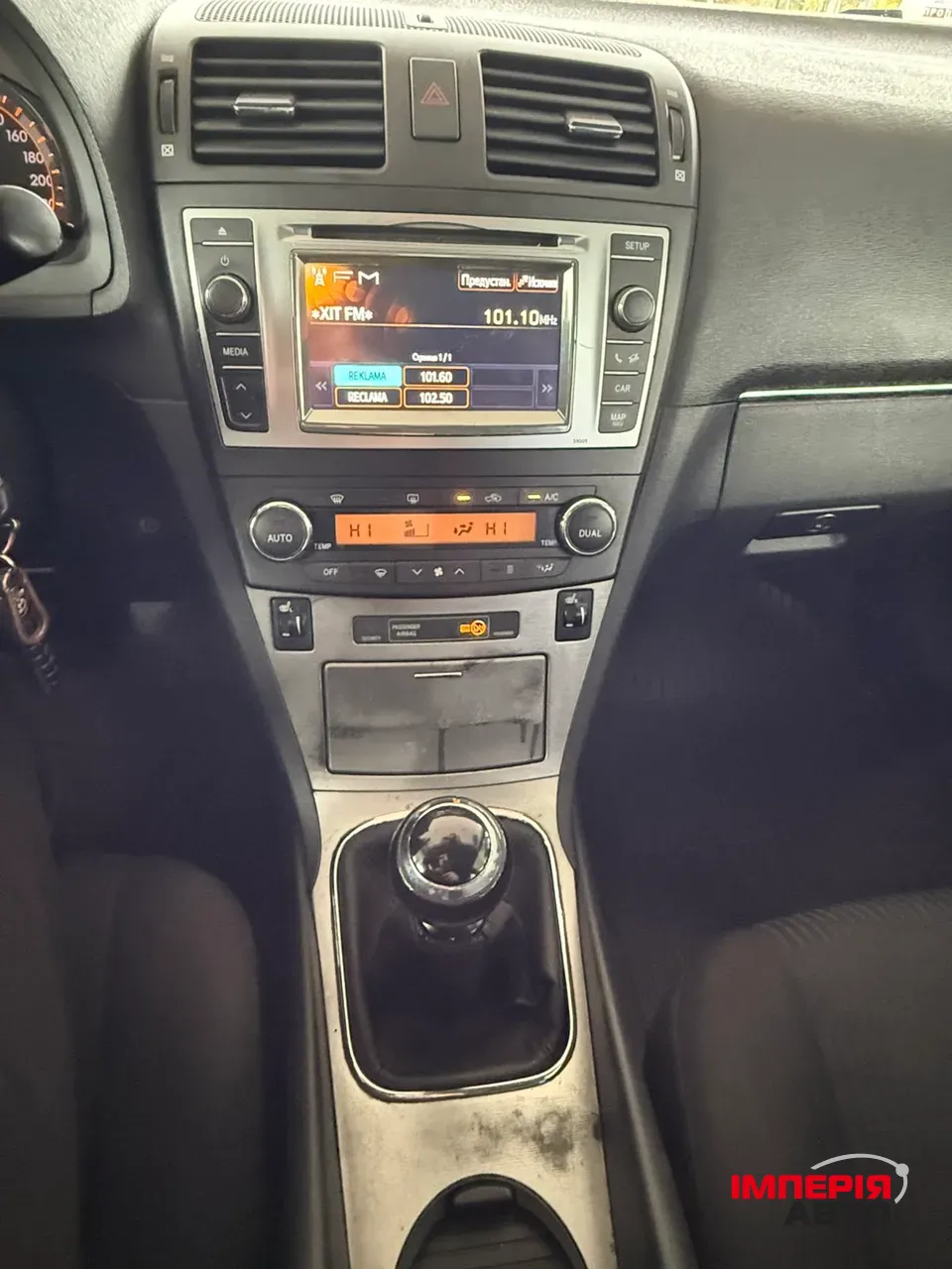 Toyota Avensis - фото 9