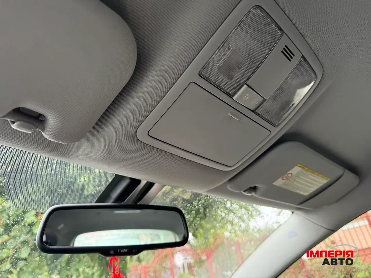 Toyota Avensis - фото 3