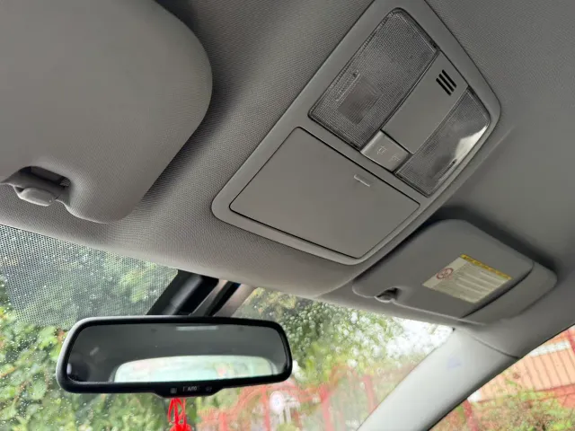 Toyota Avensis - фото 3
