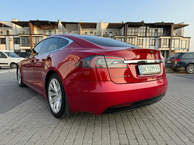Tesla Model S - фото 2