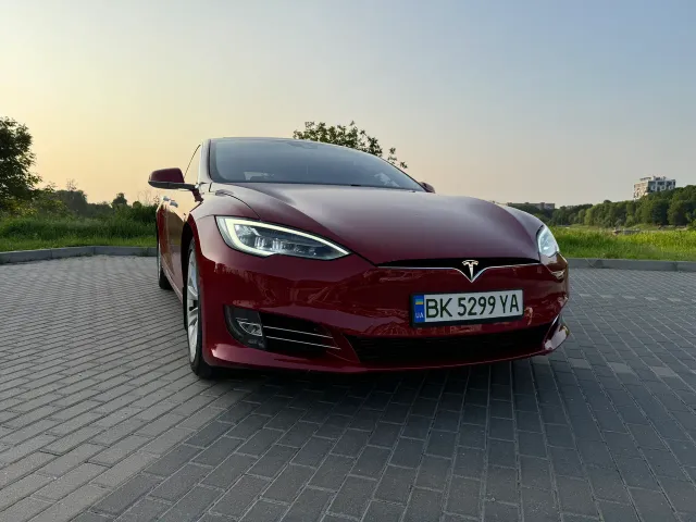 Tesla Model S - фото 3