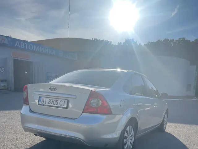 Ford Focus - фото 1