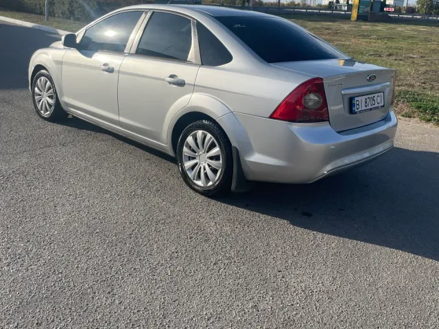 Ford Focus - фото 2