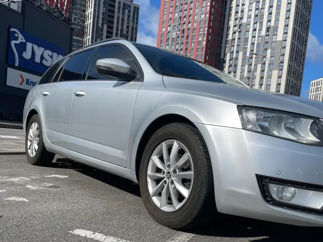 Skoda Octavia - фото 3