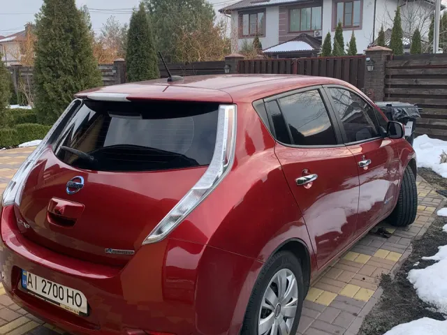 Nissan Leaf - фото 2