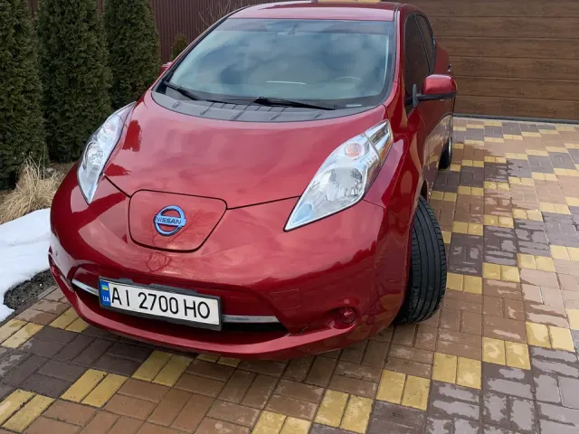 Nissan Leaf - фото 1