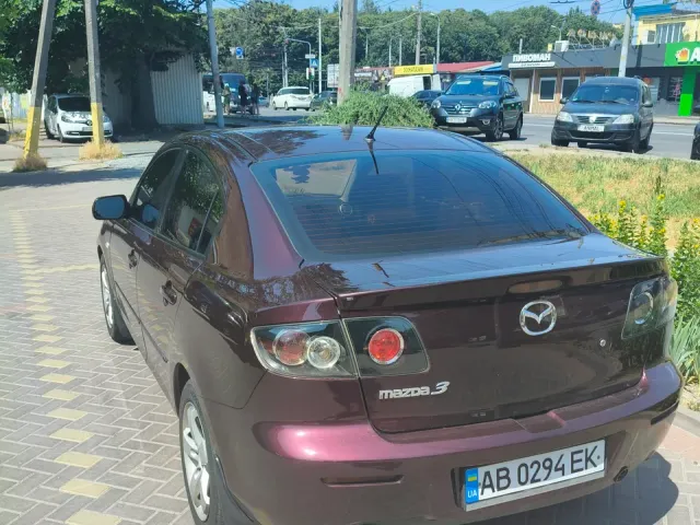 Mazda 3 - фото 3
