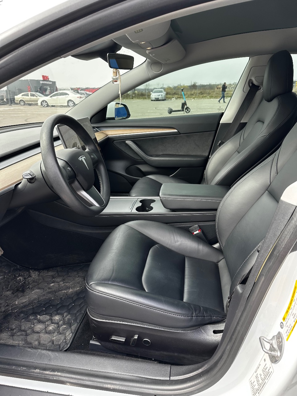Tesla Model 3 - фото 5
