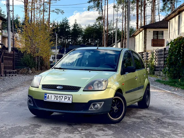 Ford Fiesta - фото 1