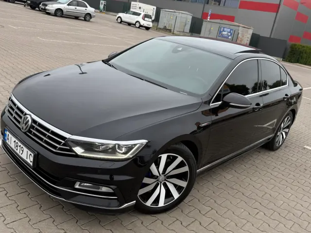 Volkswagen Passat - фото 1