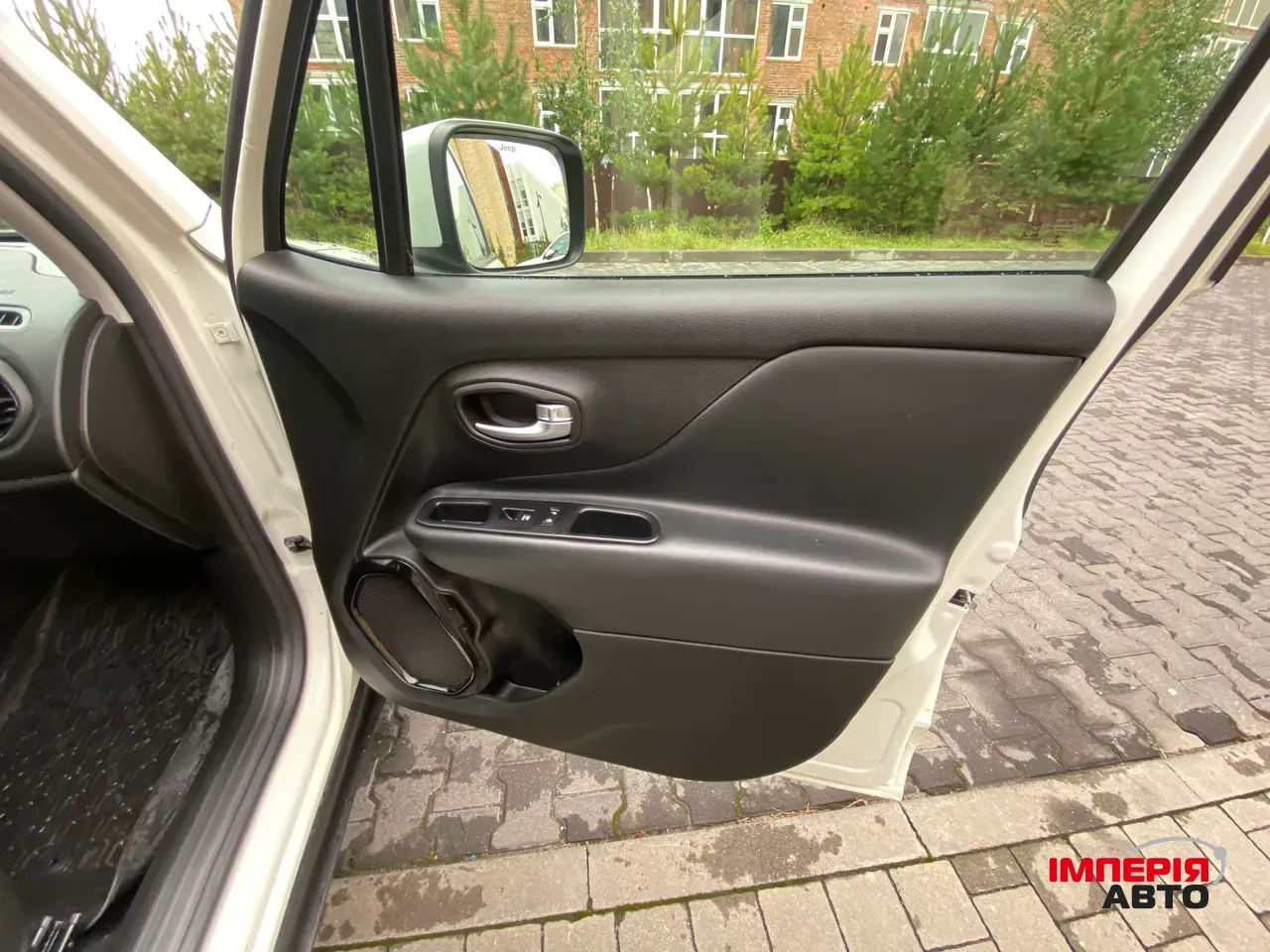 Jeep Renegade - фото 25