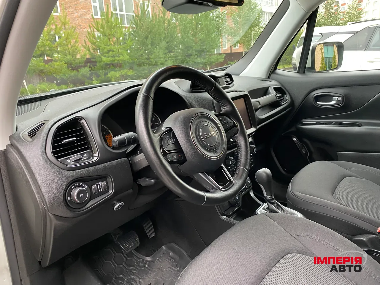 Jeep Renegade - фото 14