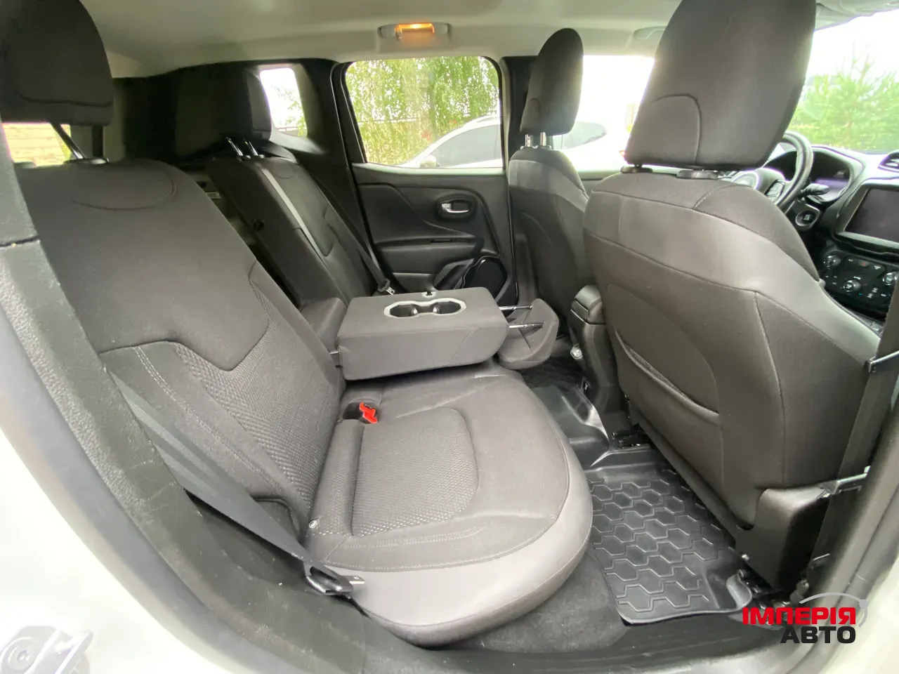 Jeep Renegade - фото 26