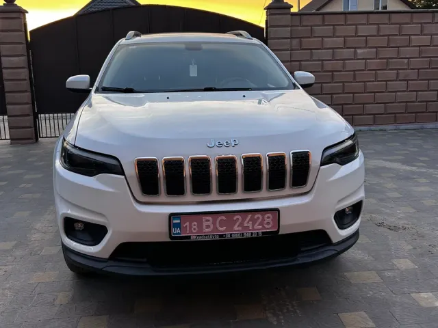 Jeep Cherokee - фото 4