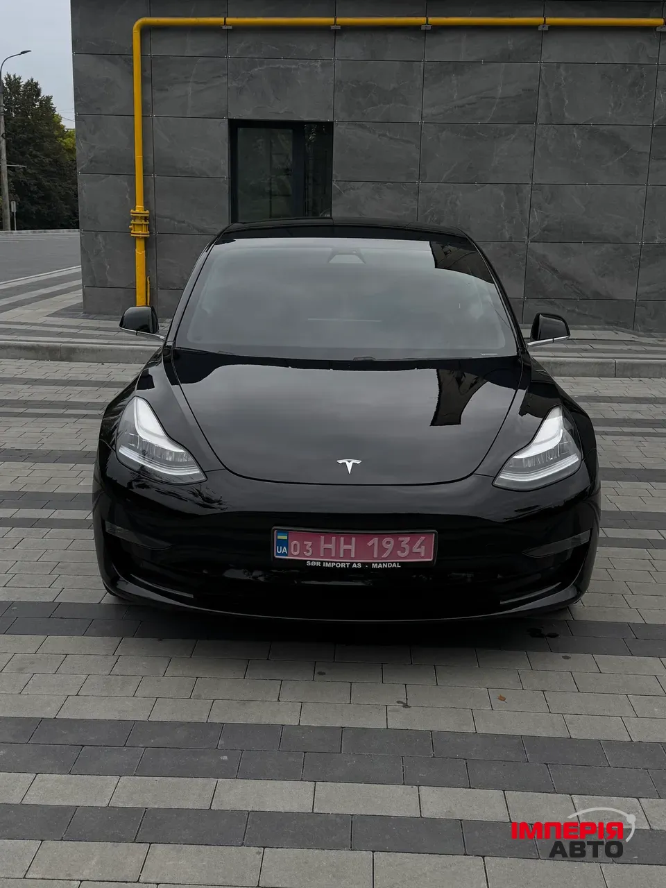 Tesla Model 3 - фото 1