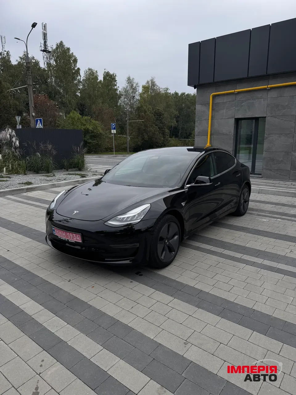 Tesla Model 3 - фото 2