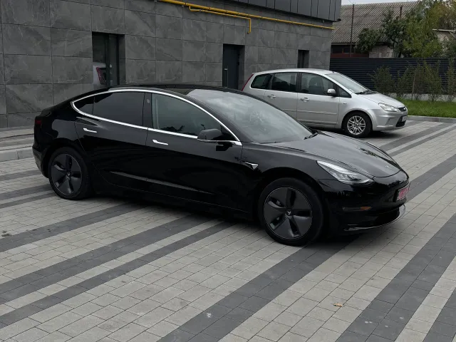 Tesla Model 3 - фото 4