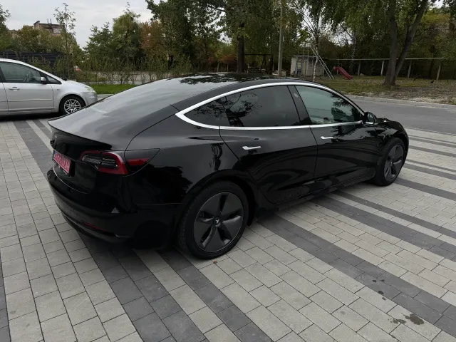 Tesla Model 3 - фото 5
