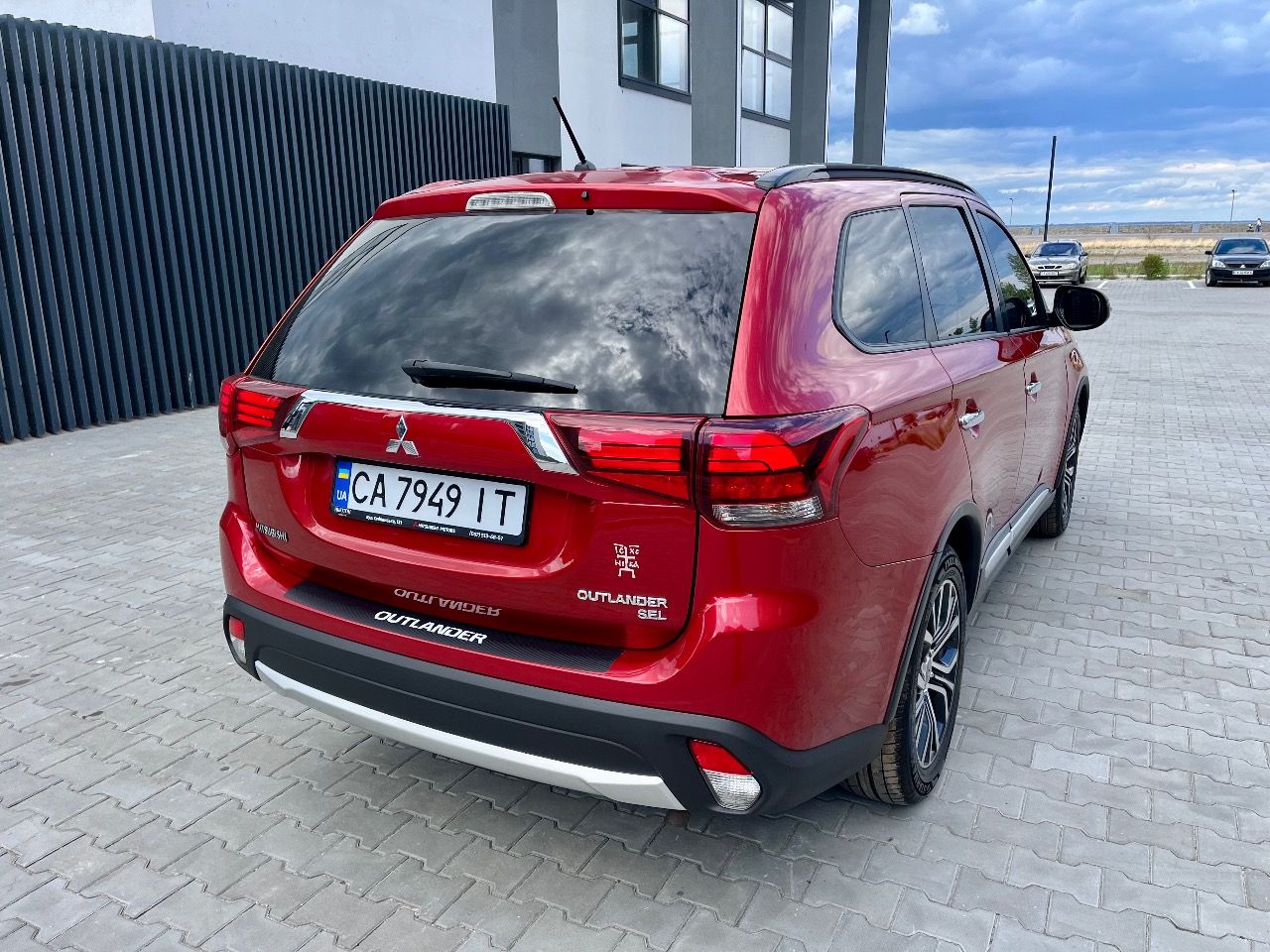 Mitsubishi Outlander - фото 14