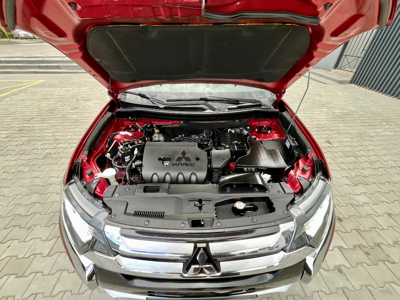 Mitsubishi Outlander - фото 5