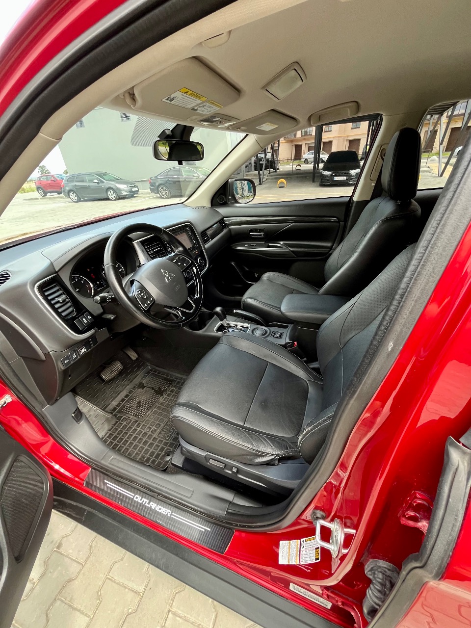 Mitsubishi Outlander - фото 2
