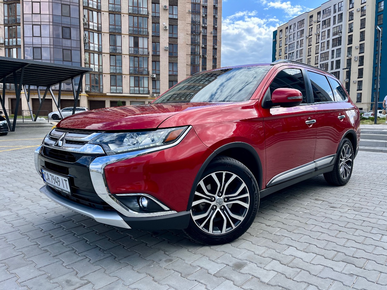 Mitsubishi Outlander - фото 3