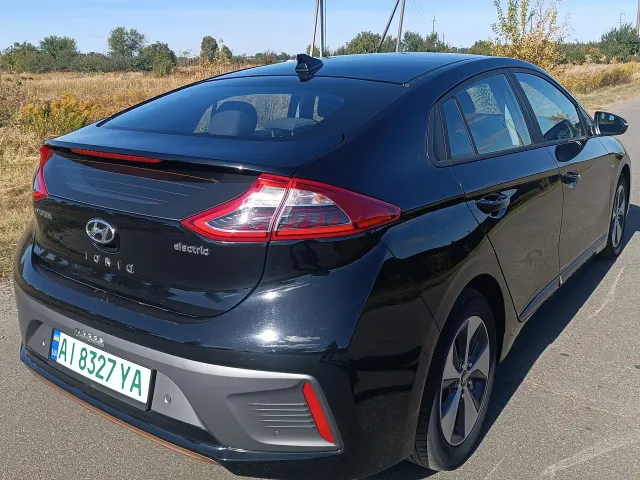 Hyundai IONIQ - фото 1