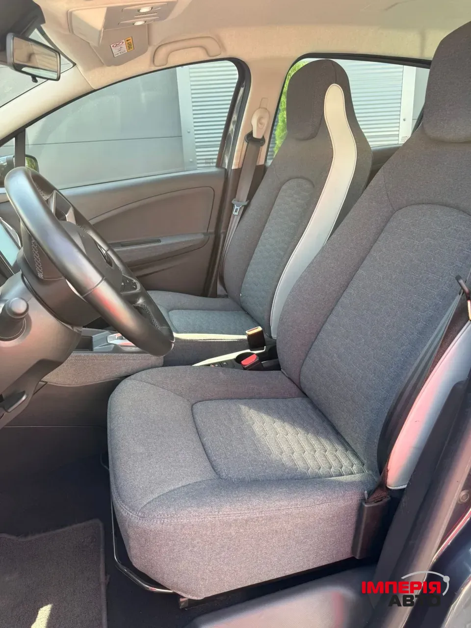 Renault ZOE - фото 13