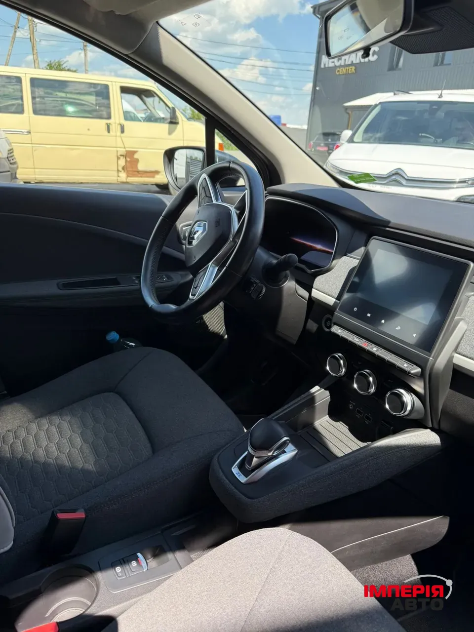 Renault ZOE - фото 11