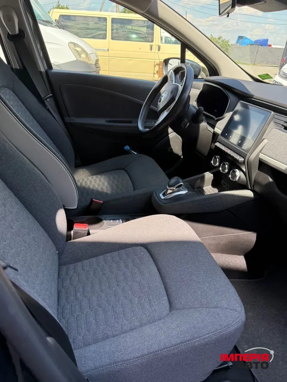 Renault ZOE - фото 5