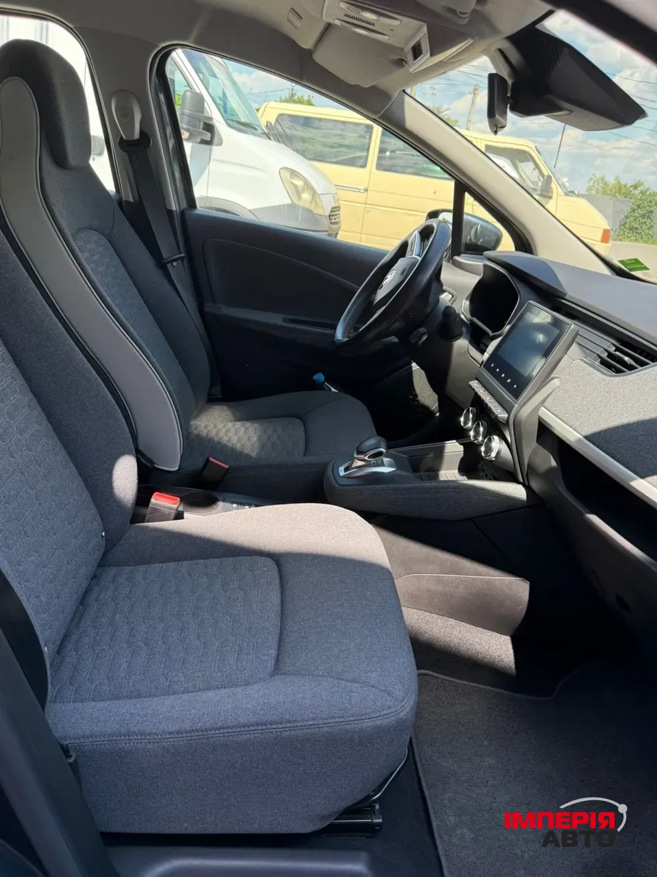 Renault ZOE - фото 9