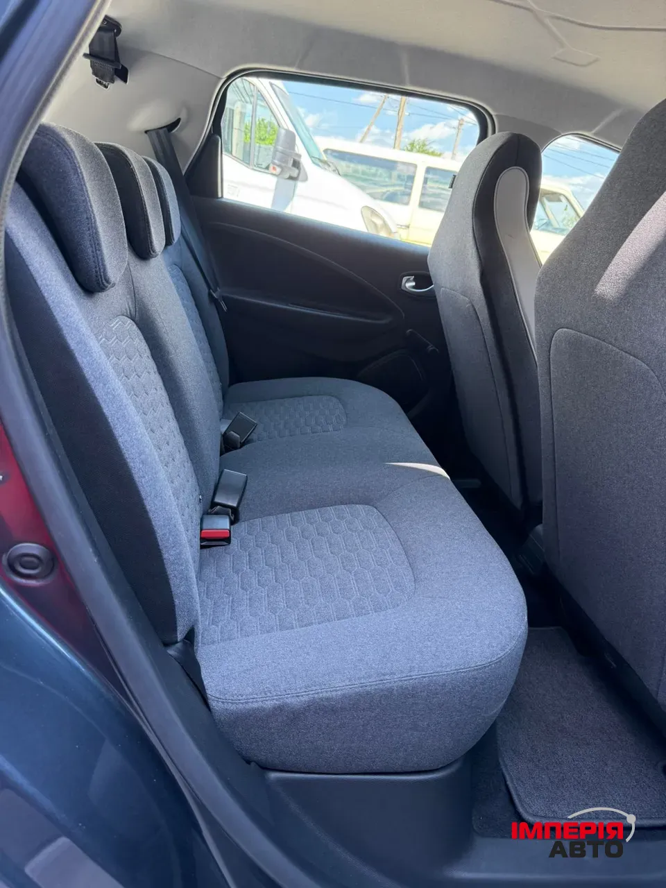 Renault ZOE - фото 6