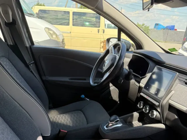 Renault ZOE - фото 5