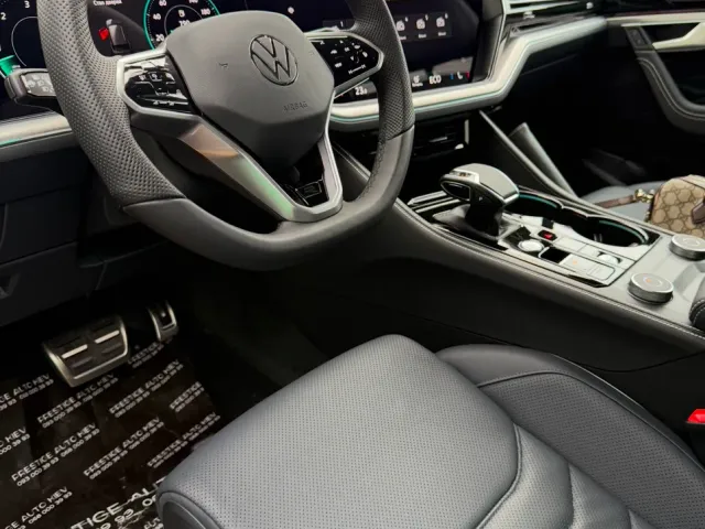 Volkswagen Touareg - фото 5