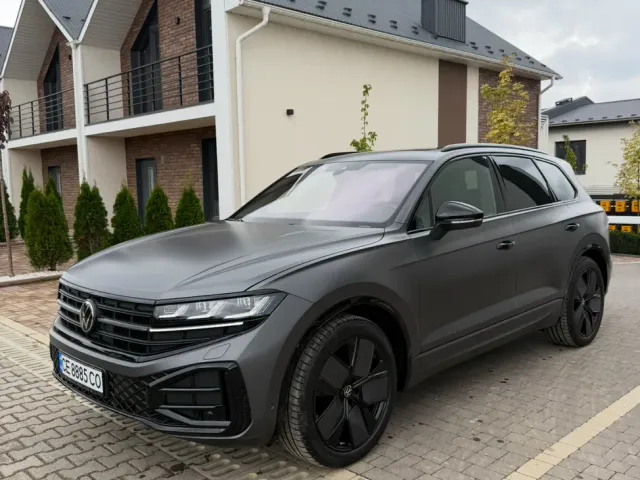 Volkswagen Touareg - фото 1