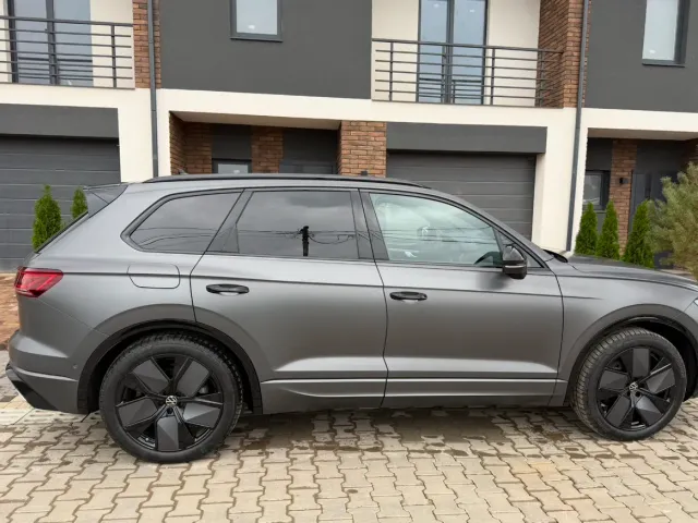 Volkswagen Touareg - фото 4