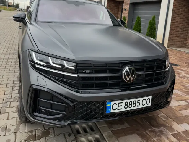 Volkswagen Touareg - фото 2