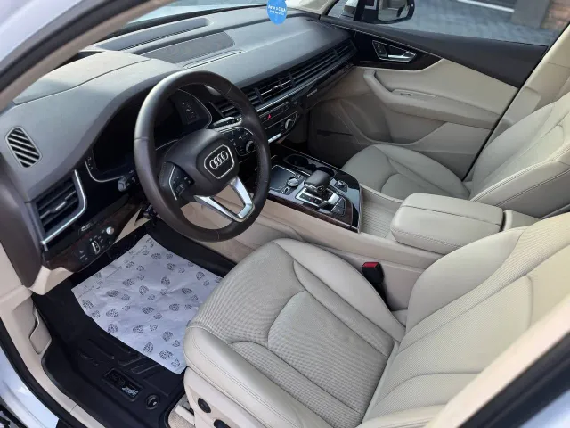 Audi Q7 - фото 2